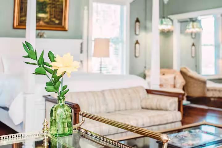 Green Serene Suite